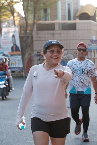 Race photo from Shake Out Run Jabar 10K