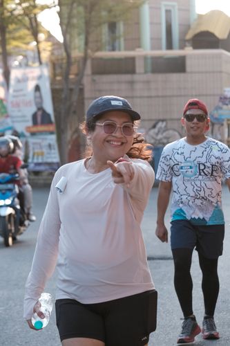 Race photo from Shake Out Run Jabar 10K