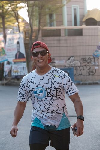 Race photo from Shake Out Run Jabar 10K