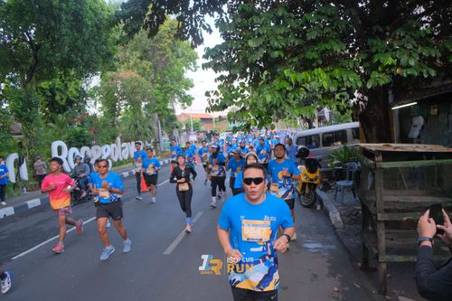 Race photo from Isoplus Run 2024 Surabaya