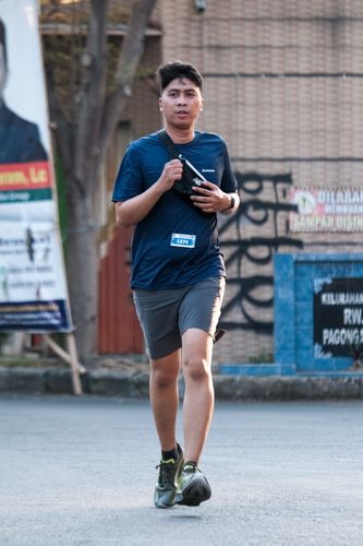 Race photo from Shake Out Run Jabar 10K