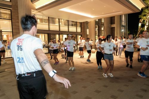 Race photo from PIK NITE RUN VIBES