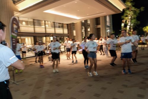 Race photo from PIK NITE RUN VIBES