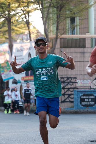 Race photo from Shake Out Run Jabar 10K