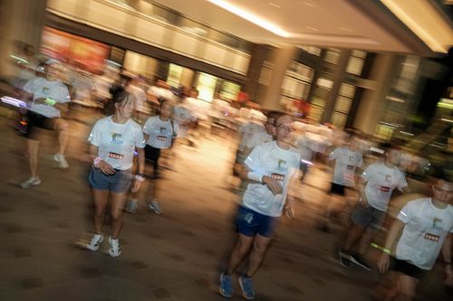 Race photo from PIK NITE RUN VIBES