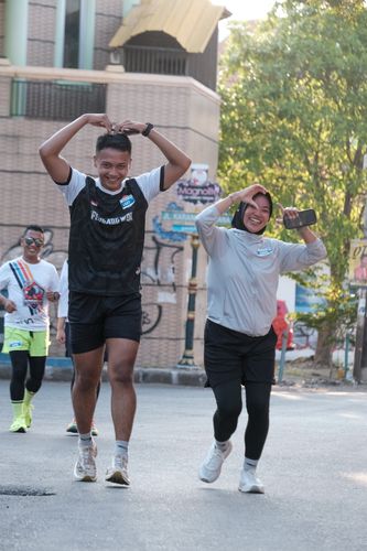 Race photo from Shake Out Run Jabar 10K