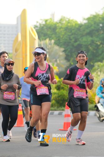 Race photo from Isoplus Run 2024 Surabaya