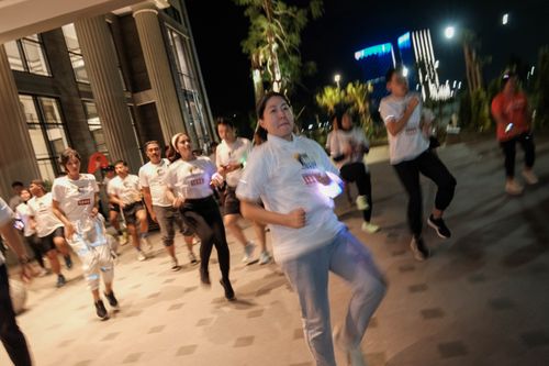 Race photo from PIK NITE RUN VIBES