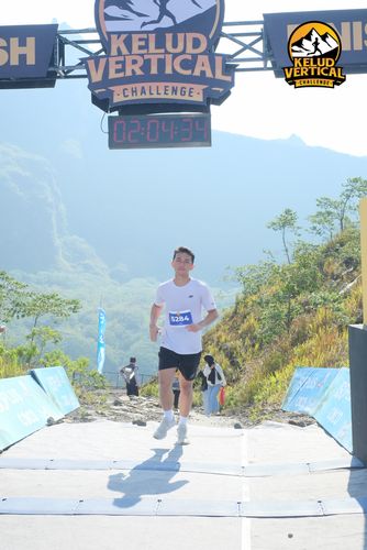 Race photo from Kelud Vertical Challenge 2024