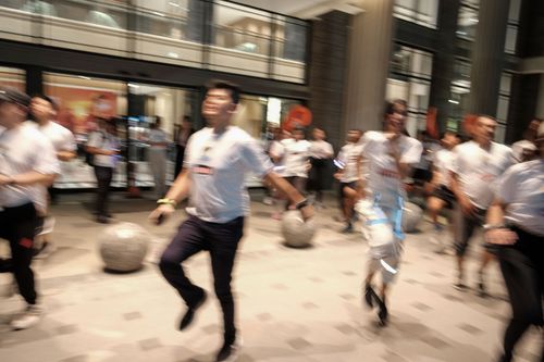 Race photo from PIK NITE RUN VIBES