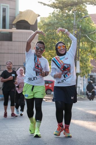 Race photo from Shake Out Run Jabar 10K