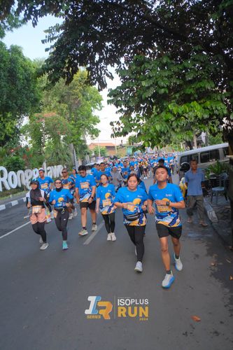 Race photo from Isoplus Run 2024 Surabaya