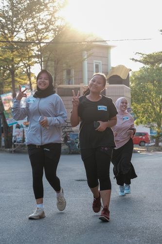 Race photo from Shake Out Run Jabar 10K