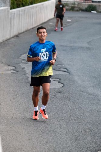 Race photo from Shake Out Run Jabar 10K