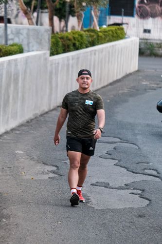 Race photo from Shake Out Run Jabar 10K