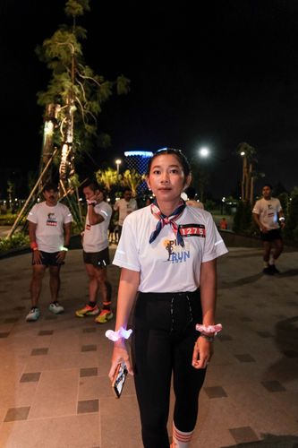 Race photo from PIK NITE RUN VIBES