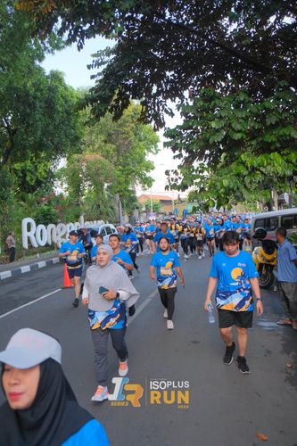 Race photo from Isoplus Run 2024 Surabaya