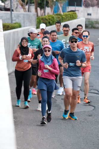 Race photo from Shake Out Run Jabar 10K