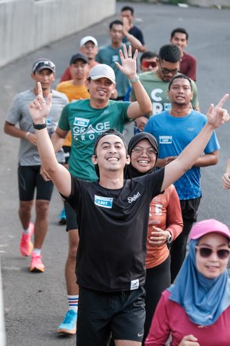 Race photo from Shake Out Run Jabar 10K