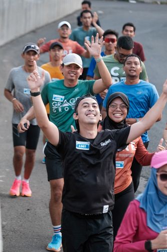 Race photo from Shake Out Run Jabar 10K