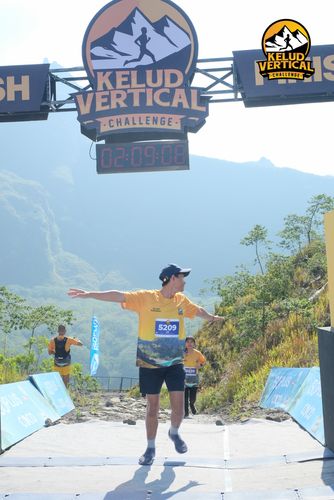 Race photo from Kelud Vertical Challenge 2024