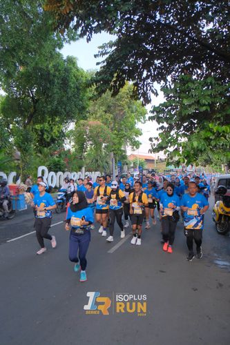 Race photo from Isoplus Run 2024 Surabaya
