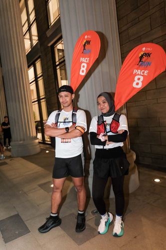 Race photo from PIK NITE RUN VIBES