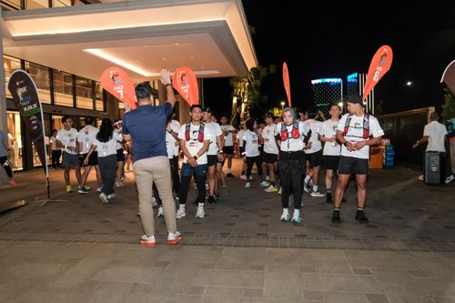 Race photo from PIK NITE RUN VIBES