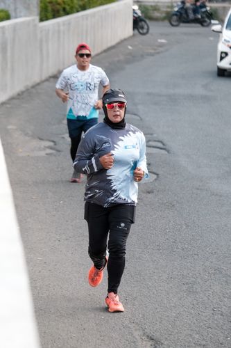 Race photo from Shake Out Run Jabar 10K
