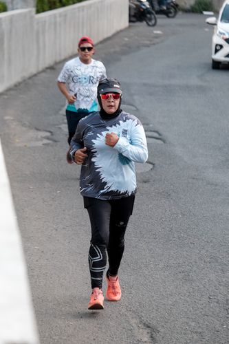 Race photo from Shake Out Run Jabar 10K