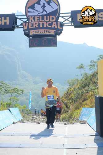 Race photo from Kelud Vertical Challenge 2024