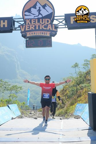 Race photo from Kelud Vertical Challenge 2024