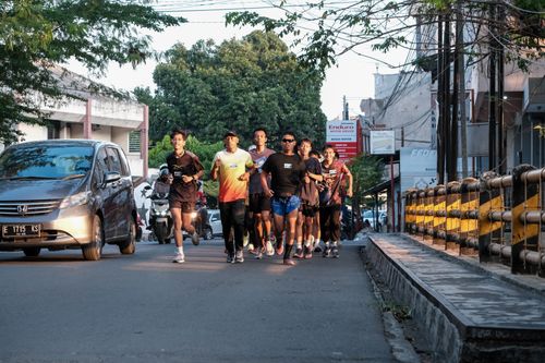 Race photo from Shake Out Run Jabar 10K