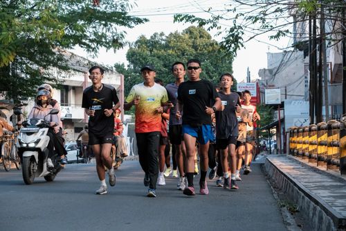 Race photo from Shake Out Run Jabar 10K