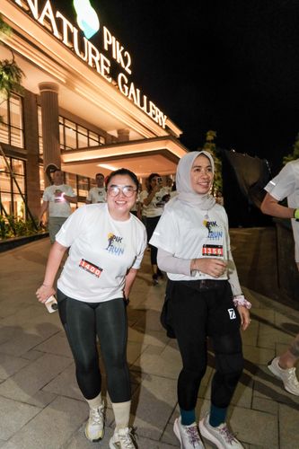 Race photo from PIK NITE RUN VIBES