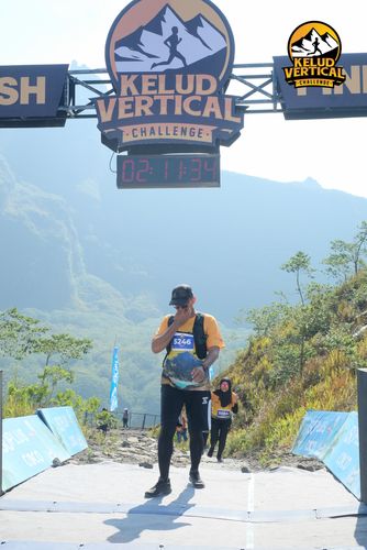 Race photo from Kelud Vertical Challenge 2024