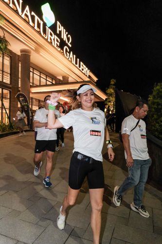 Race photo from PIK NITE RUN VIBES