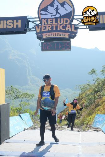 Race photo from Kelud Vertical Challenge 2024