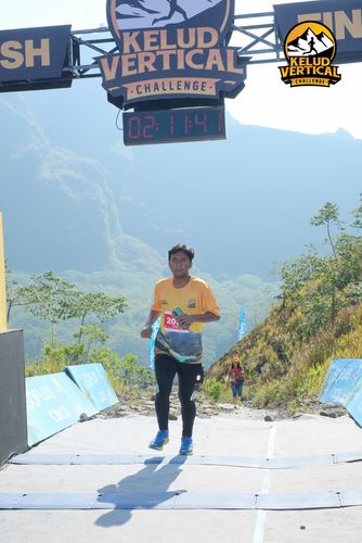 Race photo from Kelud Vertical Challenge 2024