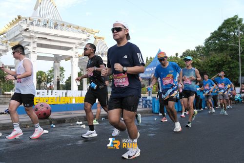 Race photo from Isoplus Run 2024 Surabaya