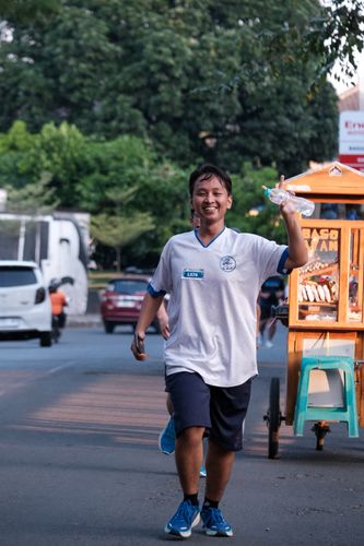 Race photo from Shake Out Run Jabar 10K