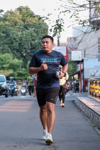 Race photo from Shake Out Run Jabar 10K