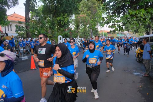 Race photo from Isoplus Run 2024 Surabaya