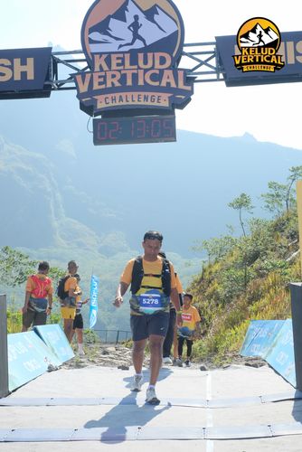Race photo from Kelud Vertical Challenge 2024