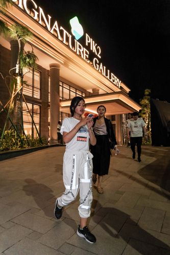 Race photo from PIK NITE RUN VIBES