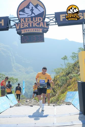 Race photo from Kelud Vertical Challenge 2024