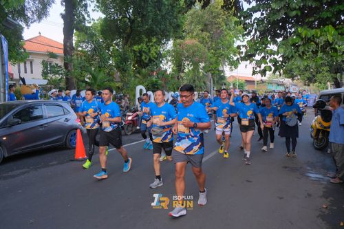 Race photo from Isoplus Run 2024 Surabaya