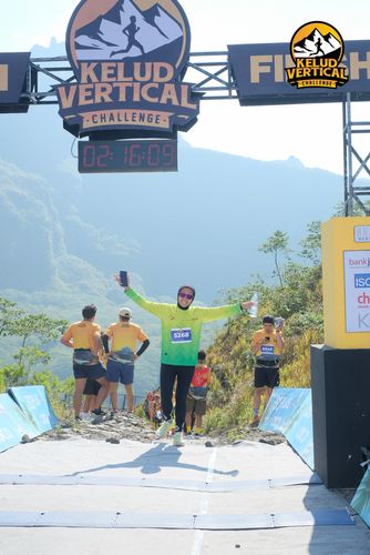 Race photo from Kelud Vertical Challenge 2024