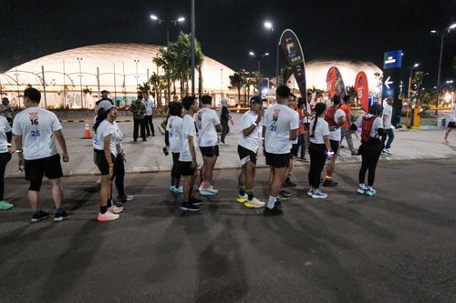 Race photo from PIK NITE RUN VIBES