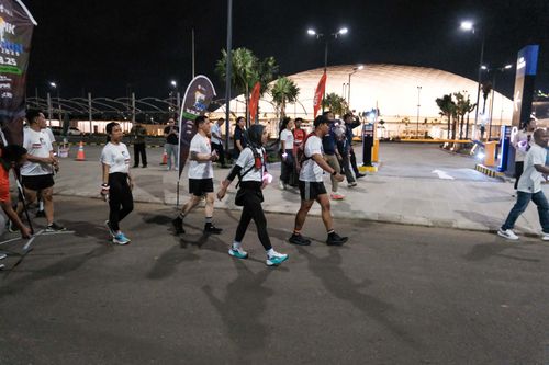 Race photo from PIK NITE RUN VIBES